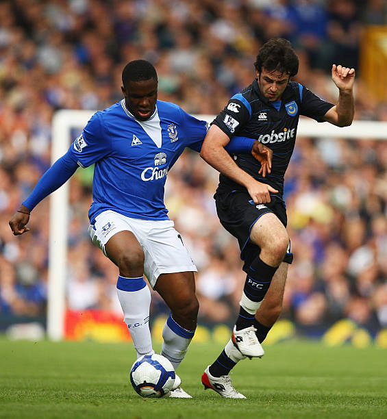 一位曾效力 一位曾效力